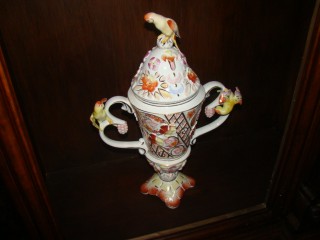 Kézzel festett madaras porcelán serlegek 55cm magas